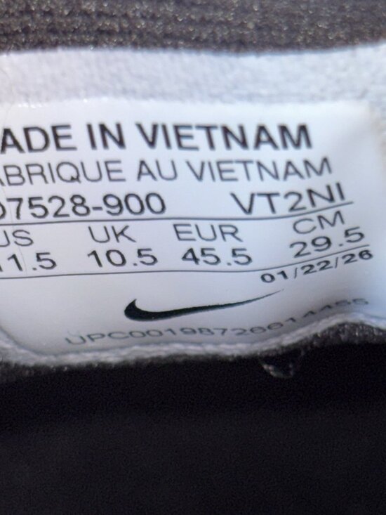 NEW Nike By You Vomero 18 Running Black White Silver IO7528-900 Size 11.5 main image 4